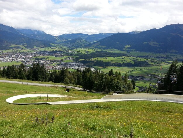 Foto landschaftsansicht vor dem himmel