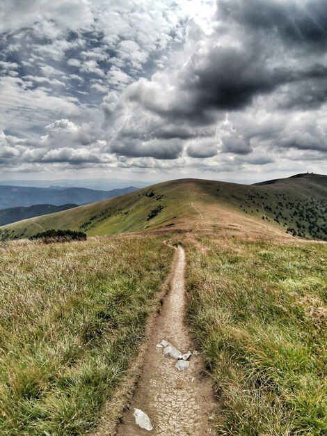 Foto landschaftsansicht vor dem himmel