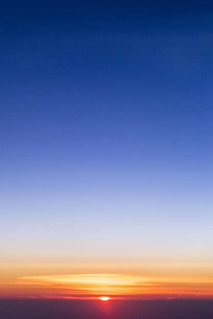 Landschaftsansicht vor klarem Himmel bei Sonnenuntergang