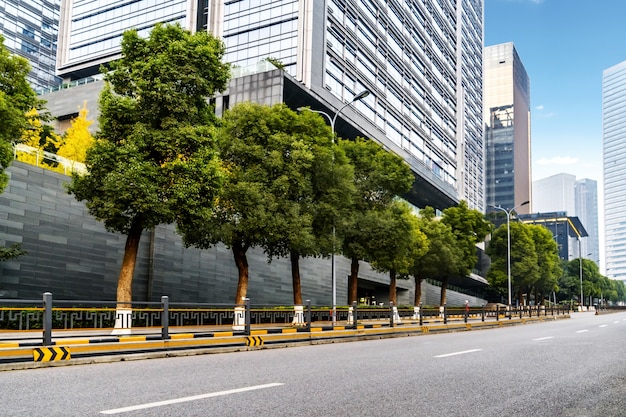 Landstraße am Flughafen in Chongqing, China