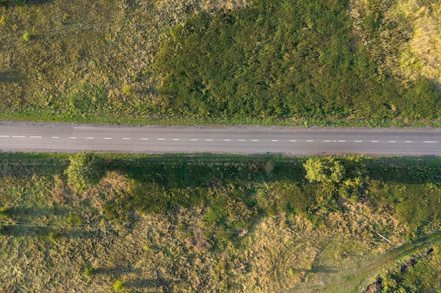 Landstraßenansicht von oben Luftaufnahme