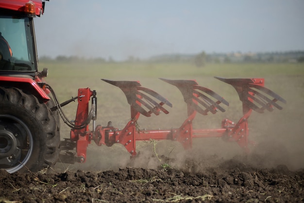 Landwirtschaftliche Pflugnahaufnahme aus den Grund, landwirtschaftliche Maschinerie.