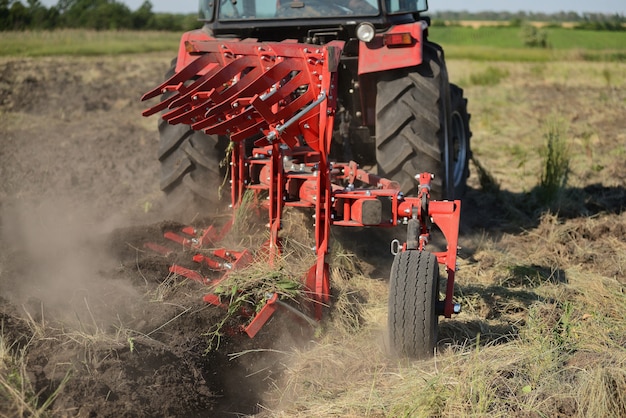 Landwirtschaftliche Pflugnahaufnahme aus den Grund, landwirtschaftliche Maschinerie.