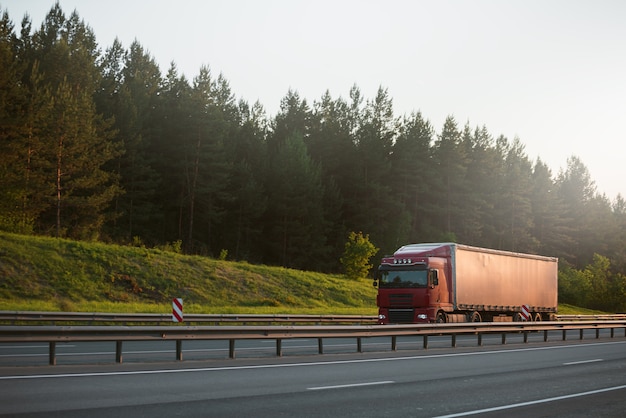 Langer Weg. Frachttransport.