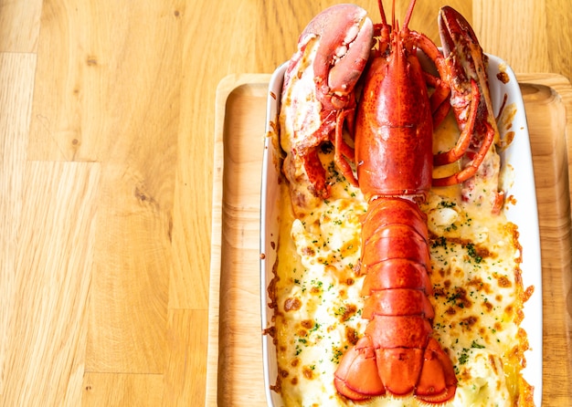 Foto langosta al horno con queso