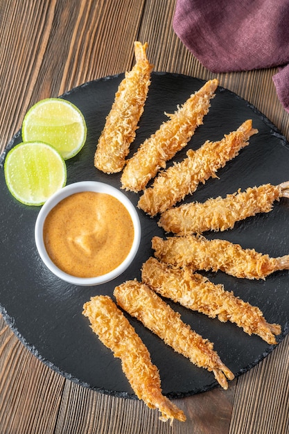 Langostino tempura con salsa