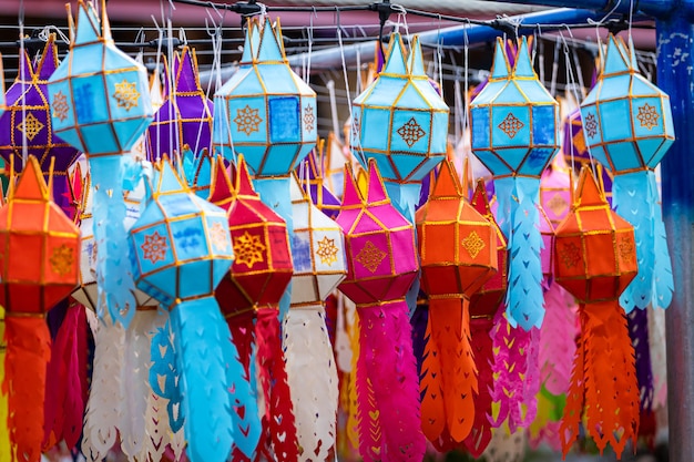 Lanna Lamp Lantern sind Laternen im nördlichen thailändischen Stil in Loi Krathong oder Yi Peng Festival