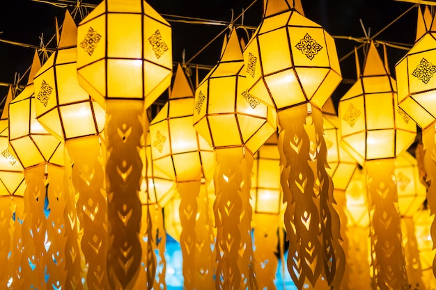 Lanna Laternen sind im thailändischen Stil gehaltene Laternen im Loi Krathong oder Yi Peng Festival