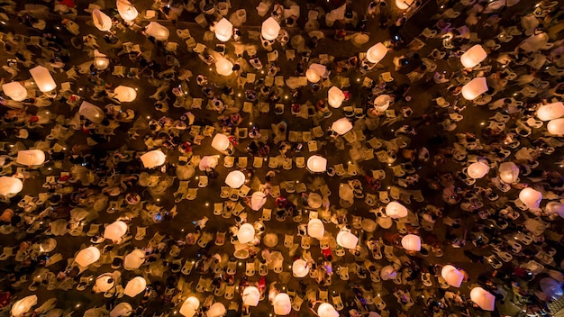 Lanterna flutuante YeePeng Festival de fogos de artifício em Chiang Mai Festival de Chiang Mai na Tailândia