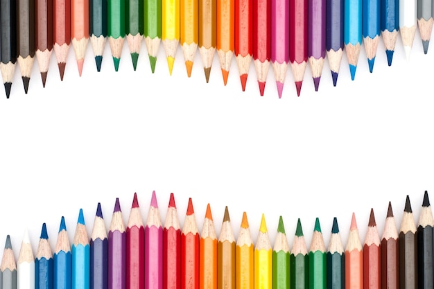 Lápices de colores aislado sobre un fondo blanco.