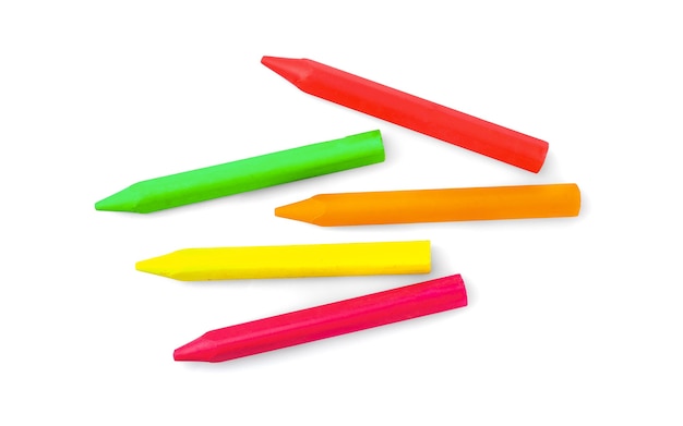 lápices de colores aislados en blanco
