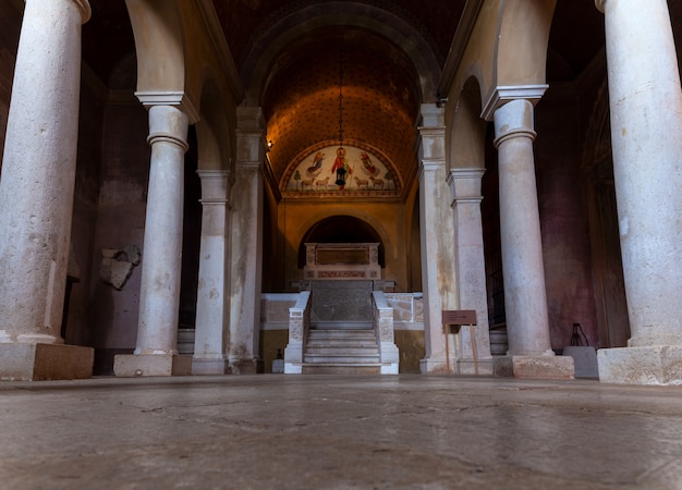 Foto lapidário da igreja da visitação da bem-aventurada virgem maria a santa isabel, bale