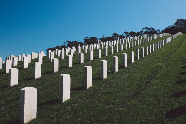 Las lápidas en el cementerio