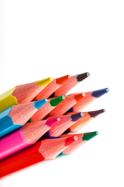 Lápis de cor em uma linha