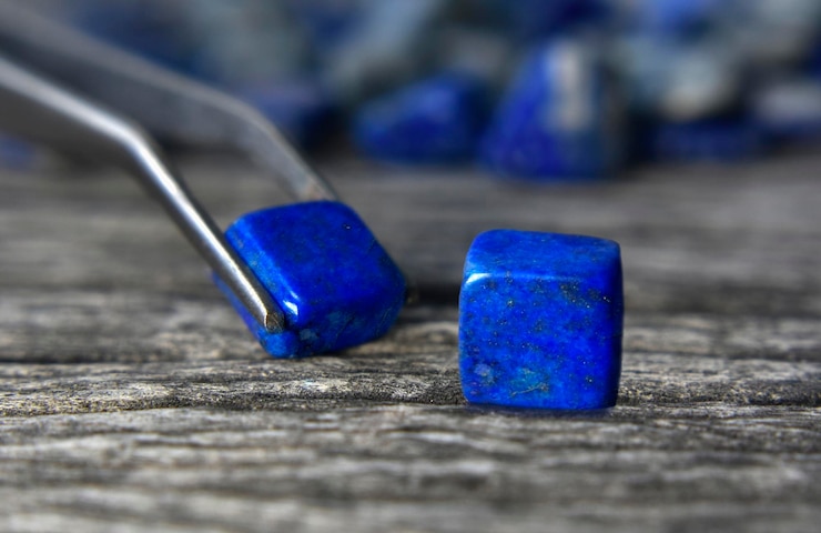 Foto lapis lazuli pedra azul bonita por natureza para fazer ornamentos