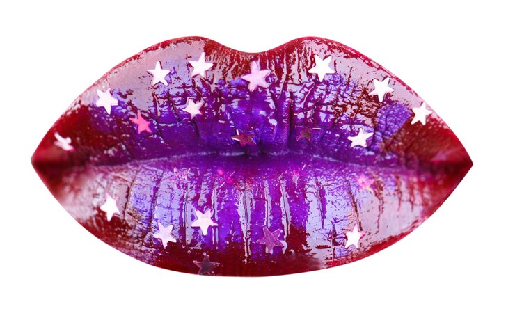 Foto lápiz labial azul o brillo de labios, labio hermoso, lápiz labial brillante. labios brillantes, hermoso maquillaje, boca sensual, labio sexy. de cerca, macro con boca hermosa, maquillaje sensual, retrato, labios azules aislados.