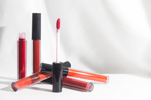 lápiz labial cosmético maquillaje muestra mancha líquido textura crema producto con belleza moda cuidado de la piel