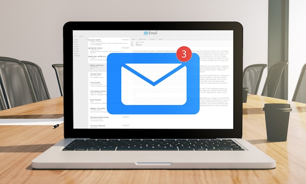 Foto laptop de tela de correio na sala de conferências