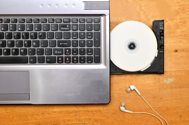 Foto laptop mit dvd-rom