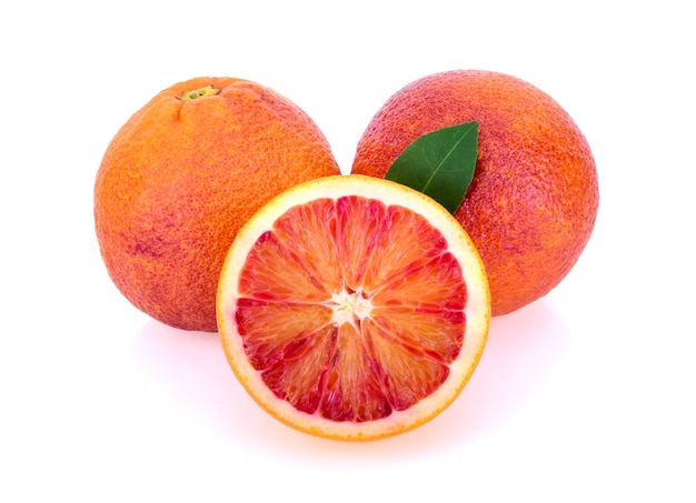 Laranja de sangue isolada