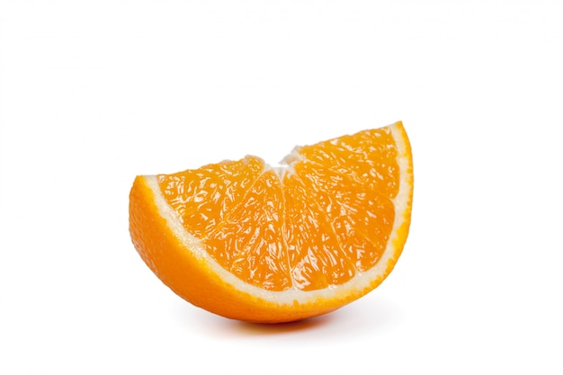 Foto laranja fresca isolada no fundo branco