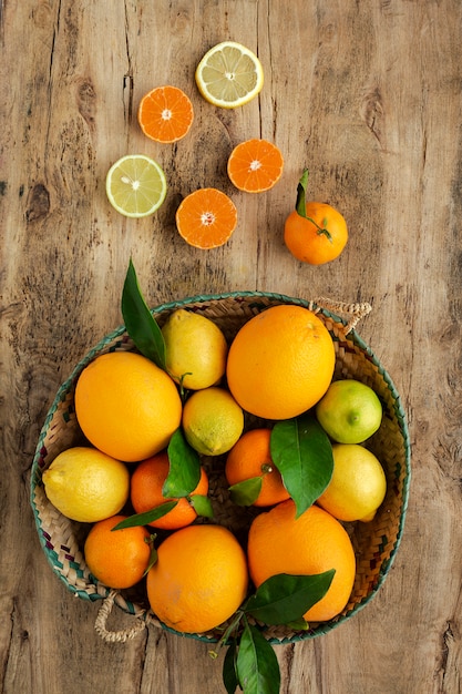 Laranjas, tangerinas e limões