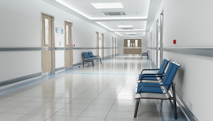 Largo pasillo del hospital