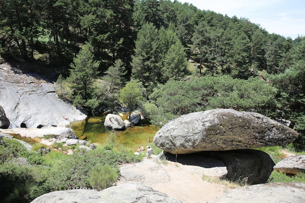 Foto las chorreras am fluss tormes in hoyos del espino avila spanien