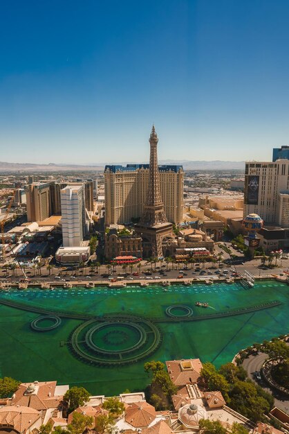 Foto las vegas strip réplica da torre eiffel e fontes de bellagio vista