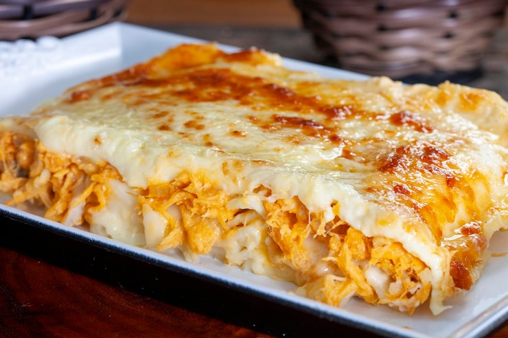 Foto lasaña de pollo asado con mozzarella