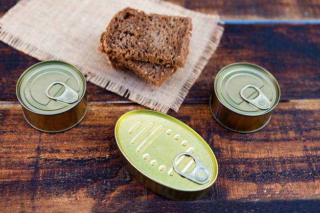 Latas de conservas