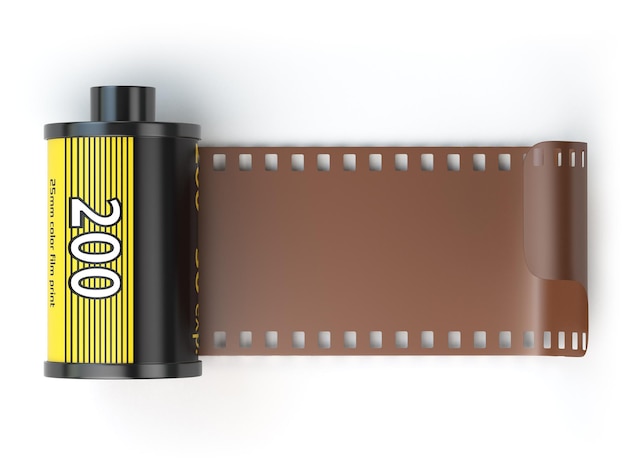 Latas de película fotográfica de cámara de 35 mm aisladas en blanco