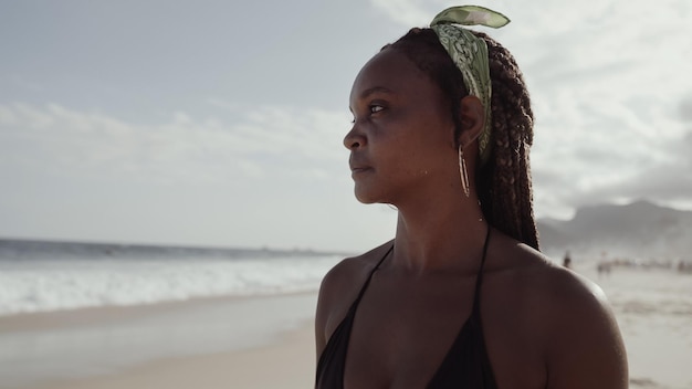 Latin junge Mädchen berühmten Strand Rio de Janeiro Brasilien Latin Sommerferien Urlaub