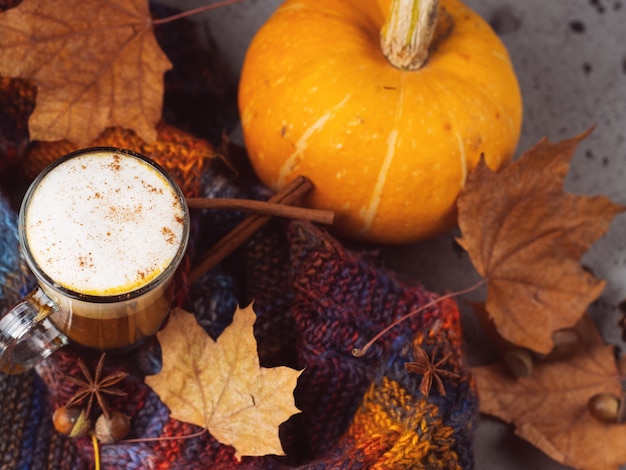 Latte de calabaza con especias de otoño casero