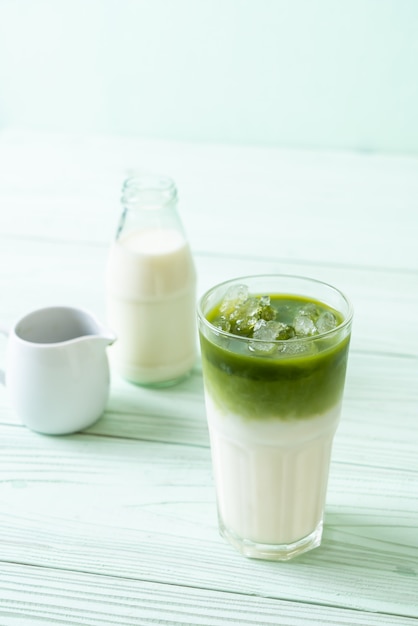 latte de chá verde matcha gelado