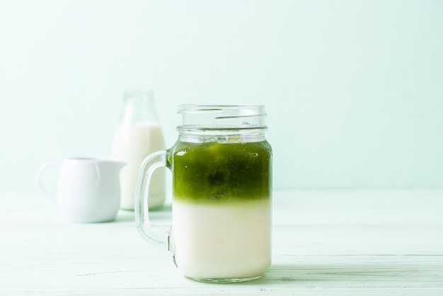 latte de chá verde matcha gelado