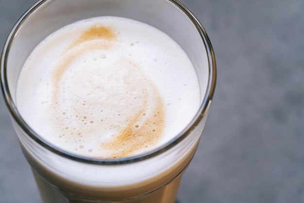 Latte Macchiato-Kaffee in einem Glas