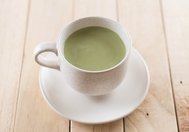 latte matcha caliente