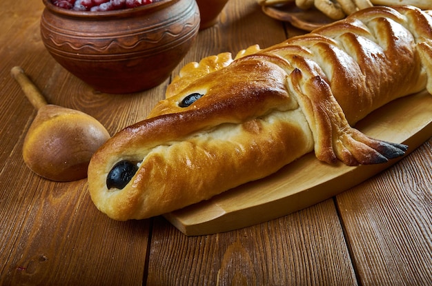 Latticetopped fish pie Mit geräuchertem Schellfisch, Kabeljau und Garnelen ist diese Fischpastete