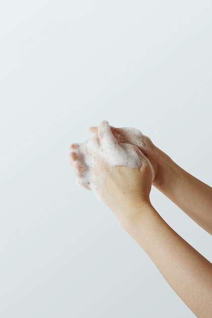 lava tus manos. Higiene. Limpiar a mano para prevenir infecciones.