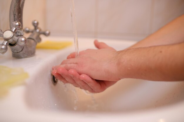 Lavado de manos con agua y jabón para prevenir el coronavirus Lavado de manos