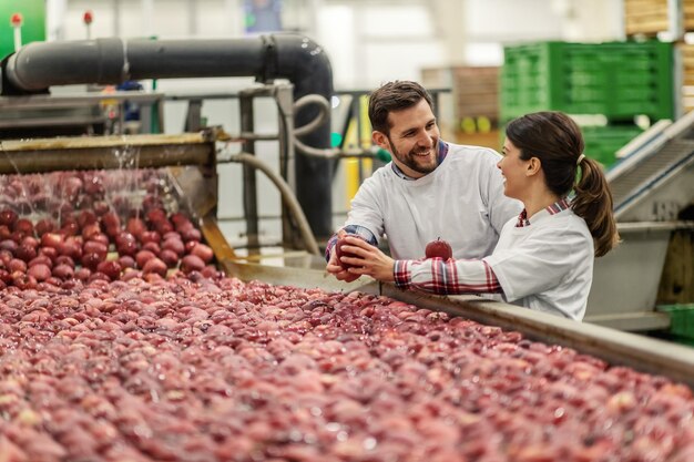 Lavado de manzanas en producción ecológica