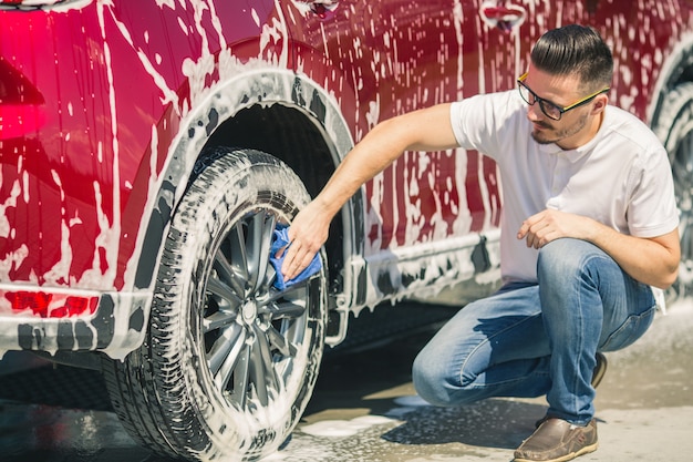 Lavagem e limpeza de automóveis