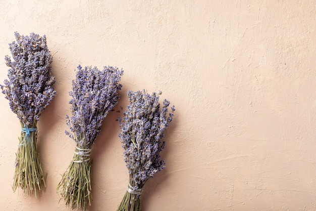 Lavanda seca en racimos