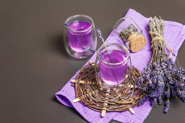 Lavendel Blumengetränk alkoholfreie Sommer Tonic Limonade