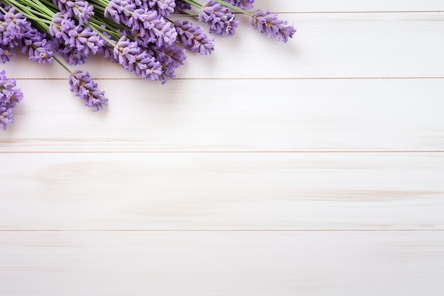 Lavendel Eleganz auf weißem Holztisch Hintergrund Hintergrund mit Kopierraum erstellt mit Generative