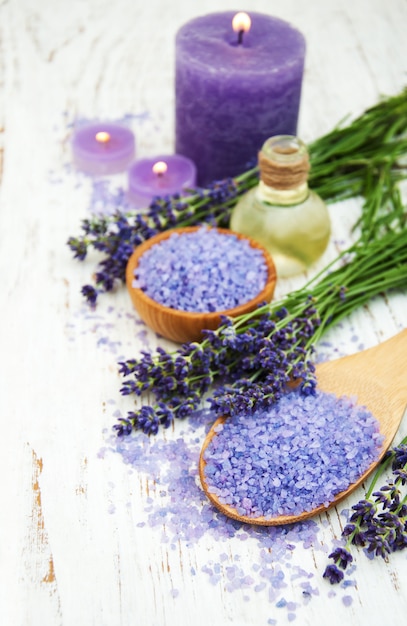 Lavendel mit ätherischem Öl