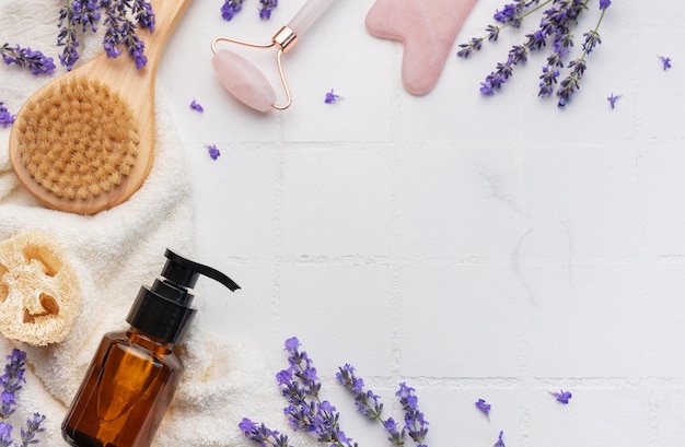 Lavendel Spa Lavendelsalz, natürliches ätherisches Öl und frischer Lavendel