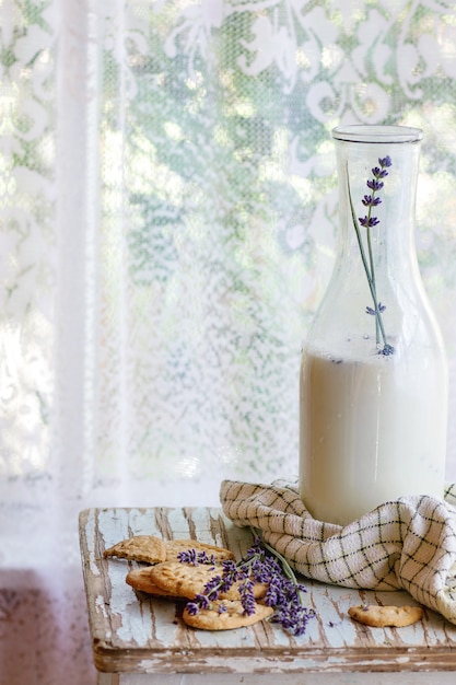 Lavendelplätzchen mit Milch