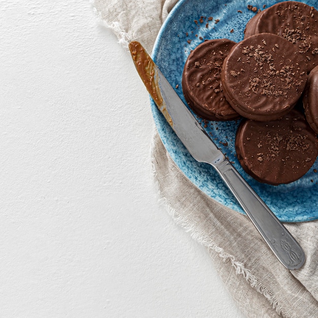 Foto lay flat de alfajores cookies con espacio de copia